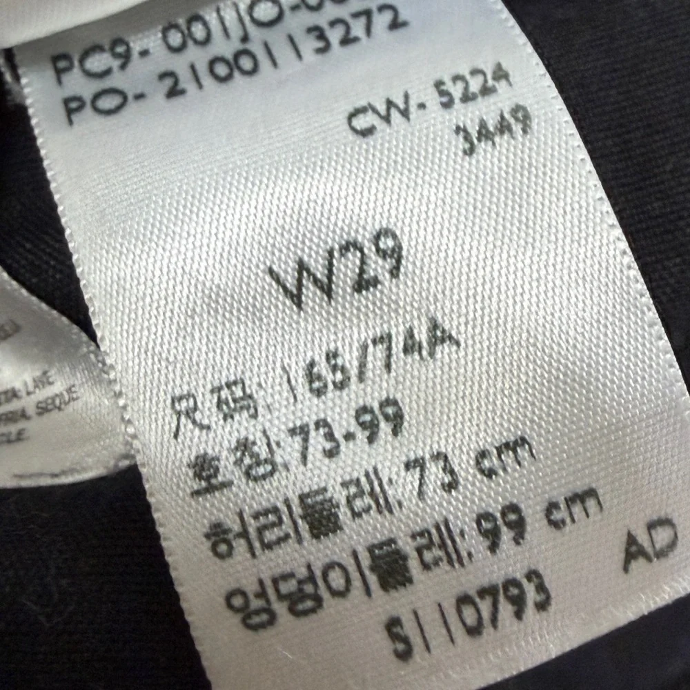 Levi’s 94 Baggy Shorts — Black Washed Denim Size 29 - Picture 6 of 7